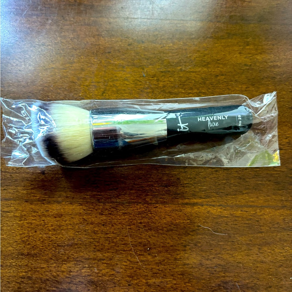 Heavenly luxe solid serum foundation brush